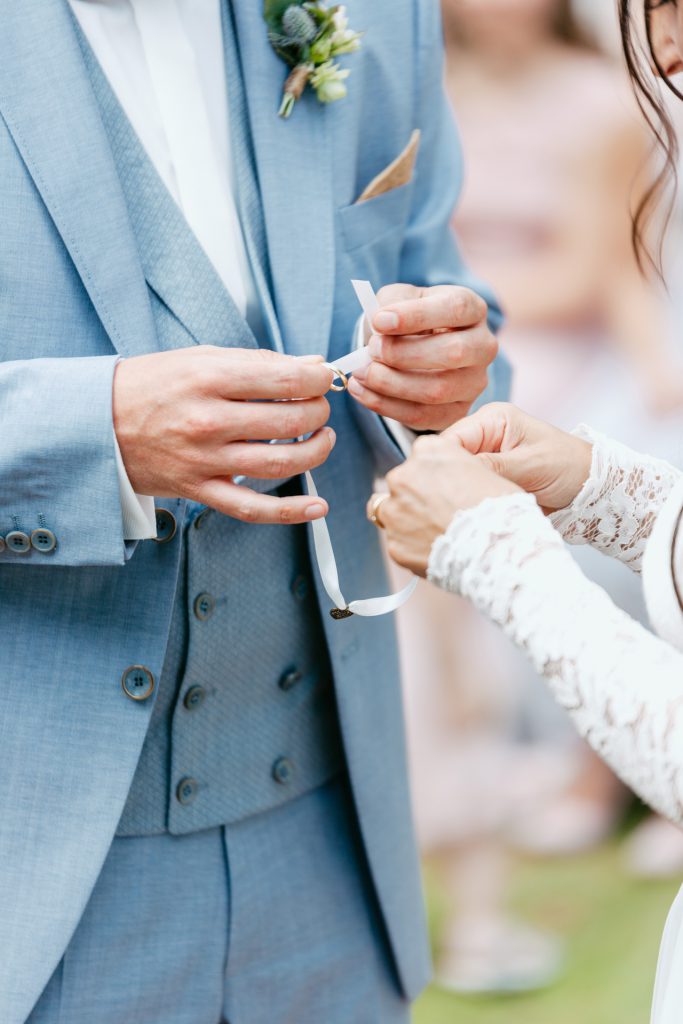Handfasting Hochzeitsritual in der freien Trauung