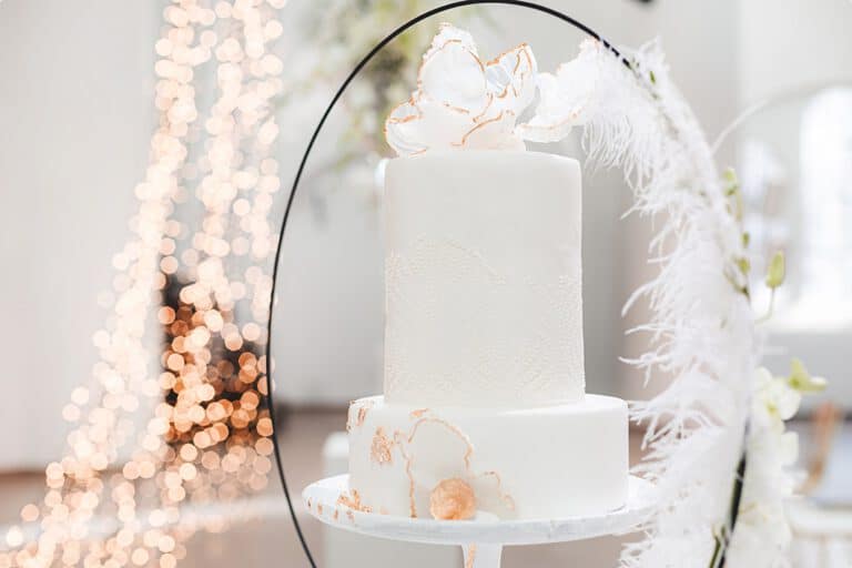Die schönsten Hochzeitstorten 2022 – mehr als 80 Hochzeitstorten, Cakesicles, Sweet Tables, weihnachtlichen Torten und vieles mehr