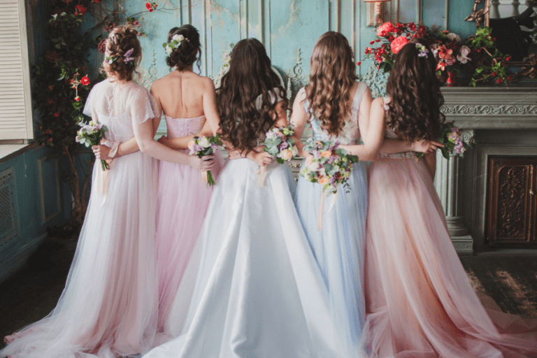 Outfit Ideen für die Brautmutter, Trauzeugin und Bridesmaid bei der Herbsthochzeit
